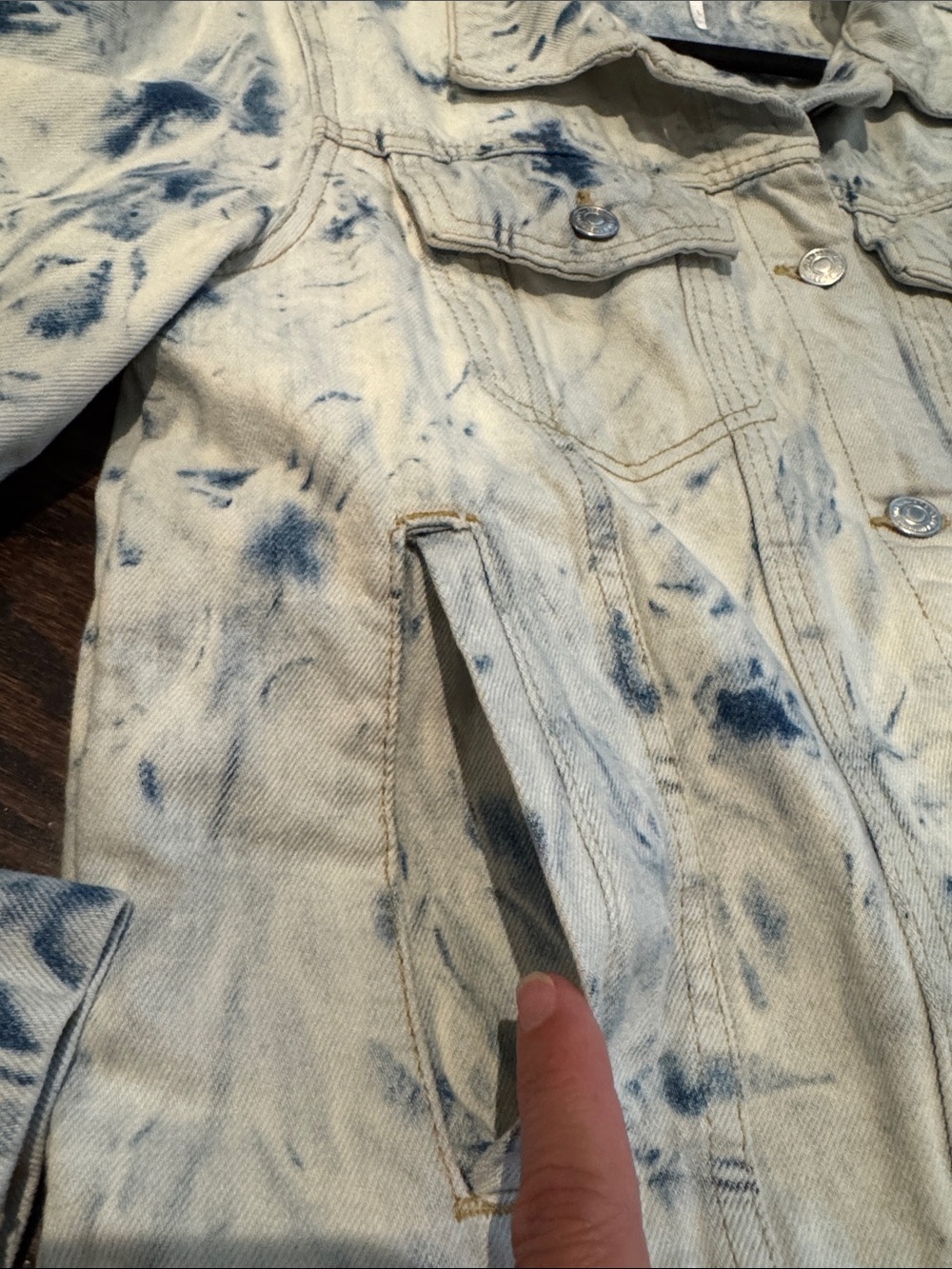 Free People Rumors Bleached Denim Jacket Excellent Condition - Picture 6 of 6